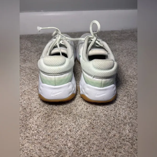 Nike Women’s Renew sneakers Women’s 6 Mint and White running - Image 7