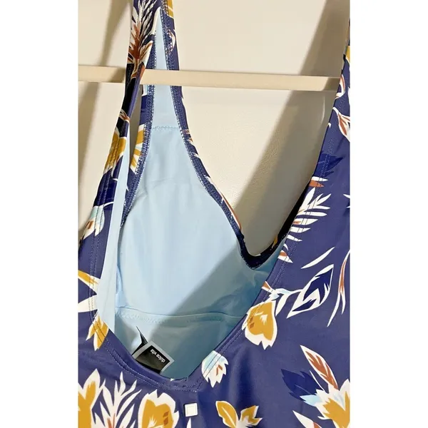 NWT Dolce Vita PIGEON Matisse Floral One Piece Swimsuit Size Small Missing‎ Belt - Image 7