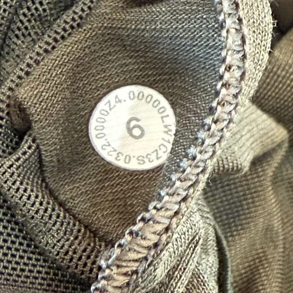 Lululemon Wunder Train Racerback Tank Top (size 6) - Image 4