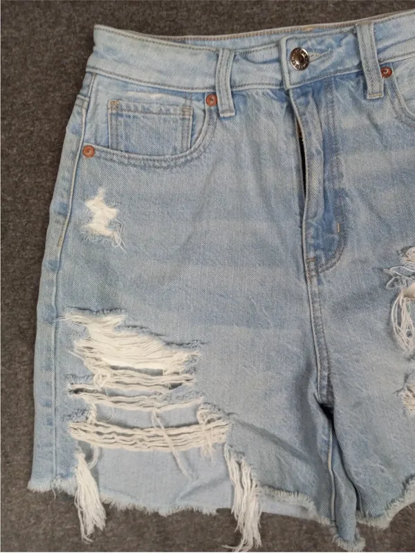 American Eagle Womens Size 2 Denim Relaxed Mom Shorts Raw Hem Destroyed - Image 3