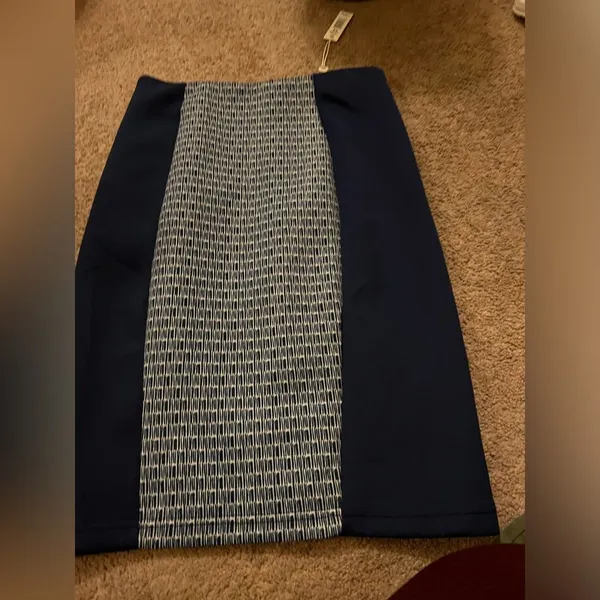 NWT‎ daisy Fuentes pencil skirt small - Image 4