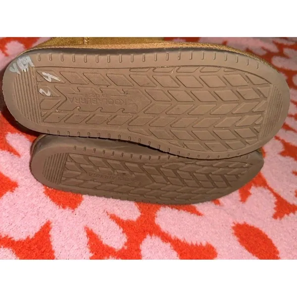 Girls Ugg boots - Image 4