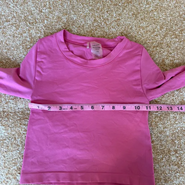 Aritzia Seamless Long Sleeve Crop Top Pink Crew Neck XS Basic Athleisure - Image 4