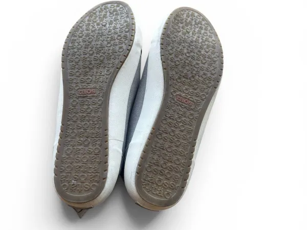 Taos Star Women's Sneakers Grey Washed Canvas SIZE 10.5 great condition - Image 3
