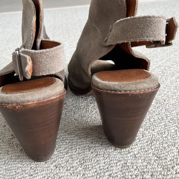 Frye Courtney Ash Suede Peeptoe Sling Booties ⭐️ - Image 5