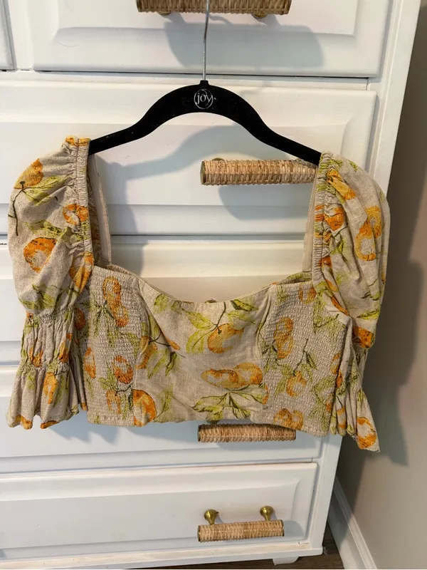 Urban Outfitters Chelsea blouse Puff-Sleeve Crop Top - Image 3