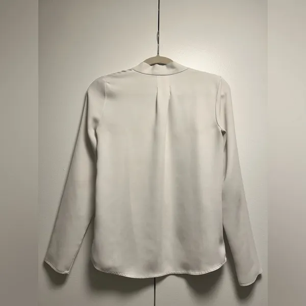 White Aritzia/Babaton Blouse - Image 2