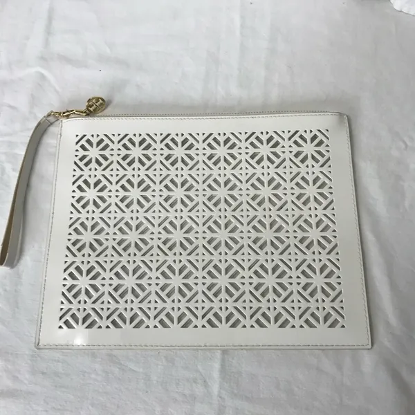Tory Burch Limited Edition White Geometric Laser Cutout PVC Clutch Wristlet NWOT - Image 2
