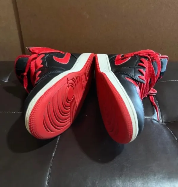 Air Jordan Nike 1 Mid GS black /fire red- white 6.5 youth - Image 5