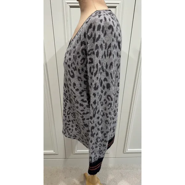 360 Cashmere Women's Leopard Animal Print Sweater Size‎ Medium Cozy Soft READ - Image 4
