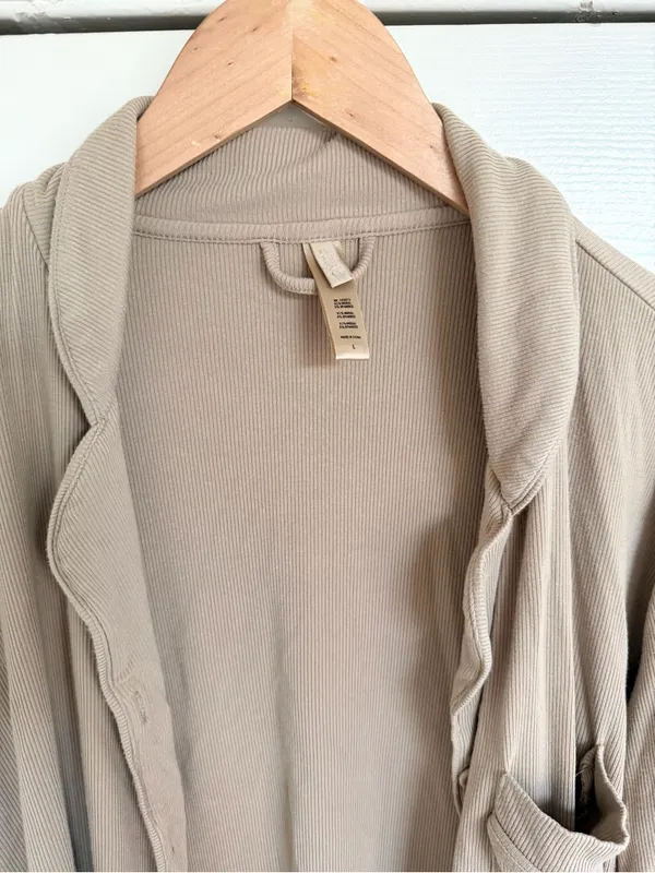 SKIMS Ribbed Comfort Cardigan Pocket Front Size Large L Taupe Tan - Image 7