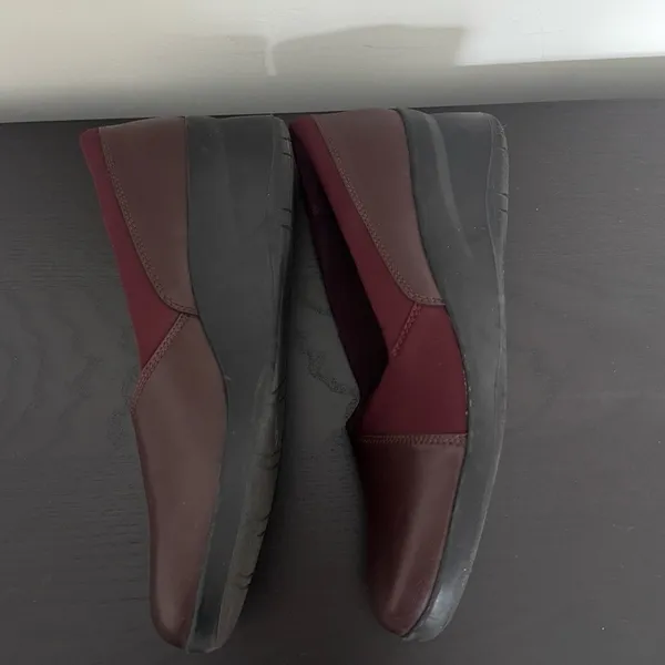 Clarks Women's Suttyn Walk‎ Leather Cushioned Wedge Heel Pumps Wine Size 12 M - Image 4