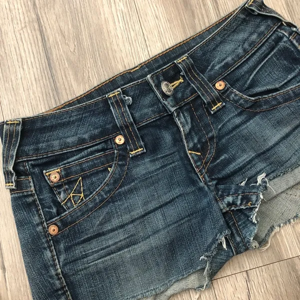 True Religion Jeans Vintage Denim Shorts Blue Women’s size 26 - Image 4