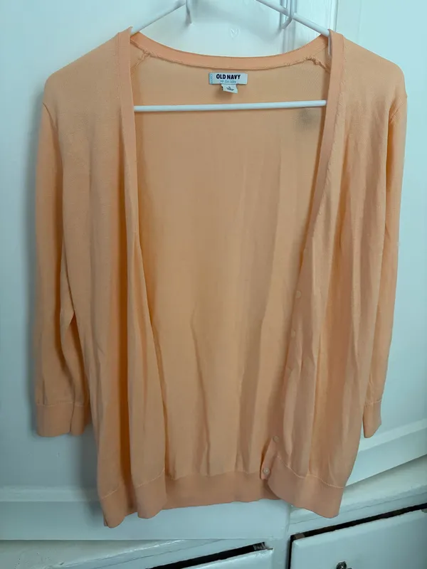 Old Navy Women's Peach Button-Up Cardigan Sweater Size M - Image 7