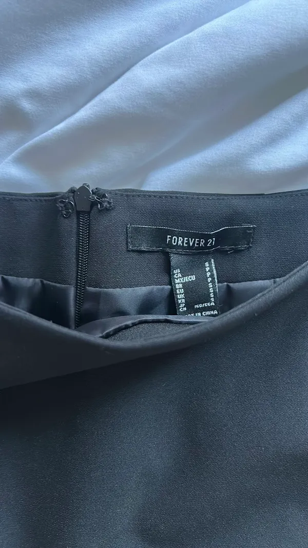 Forever 21 Black Mini Skirt - Image 3