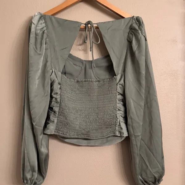 ASTR Hook & Eye‎ Front Peplum Top - Image 3