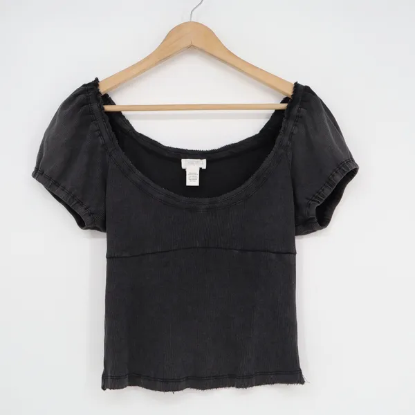 Full Tilt Crop Top Womens L Black Cotton Ribbed Raw Edge Short Sleeve Scoop Neck - Image 2