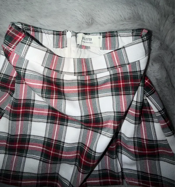 Hollister Plaid Mini Skirt in White, Red & Black - Image 2