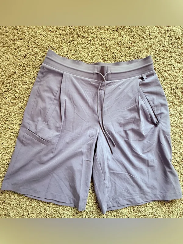 Athleta Venture Bermuda Shorts Women’s Size 6 Tempest Violet Pleated Stretch - Image 2
