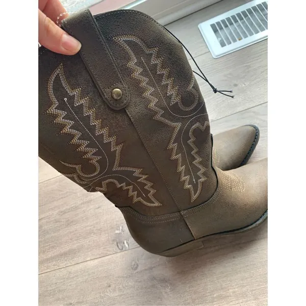 Me Too Brown faux leather cowboy boots women’s size 6 rubber heel and sole western boot - Image 3