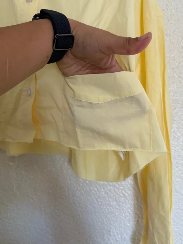 Daily drills Ultra Cropped Poplin Button-Down Top in Yellow color size Medium - Image 4