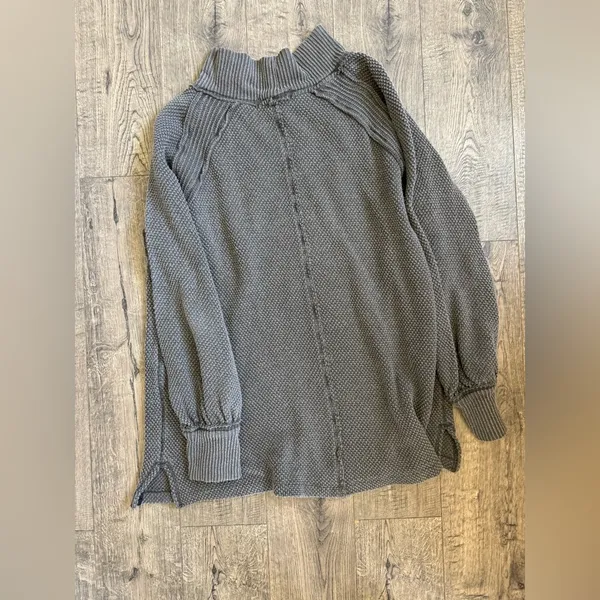 Free People "She's a Keeper" Tunic Sweater- Medium- Moon Grey - Image 9