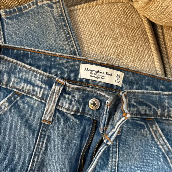 Abercrombie & Fitch Cargo Style The 90’s Straight Ultra High Rise Blue Jeans - Image 2