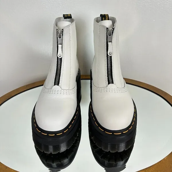 DR MARTENS Jetta Water Repellent Platform Bootie in White Size US 6 - Image 5