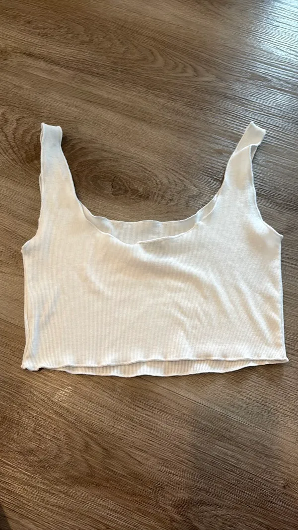 Princess Polly crop top - Image 2