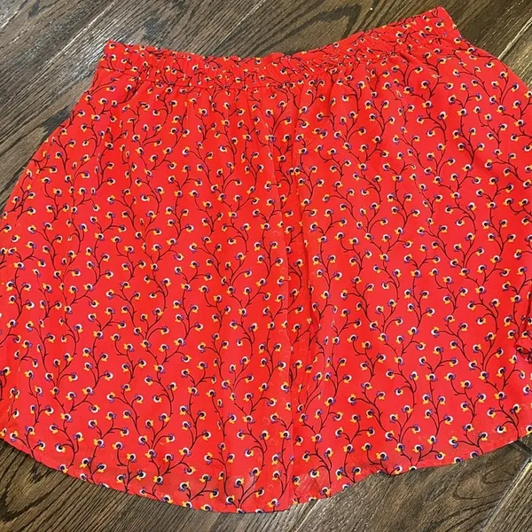 Old Navy Red floral Pleated Skater Mini Skirt size medium - Image 6