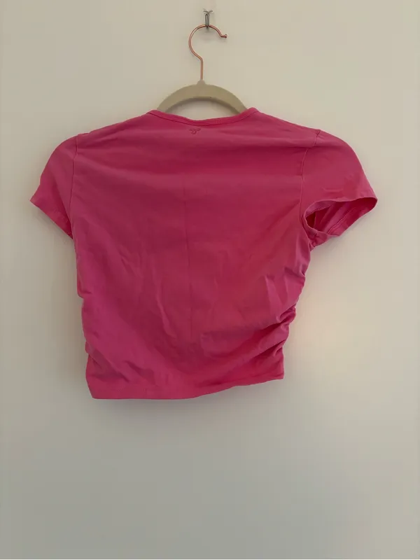 Aritzia TNA pink cropped top - Image 4
