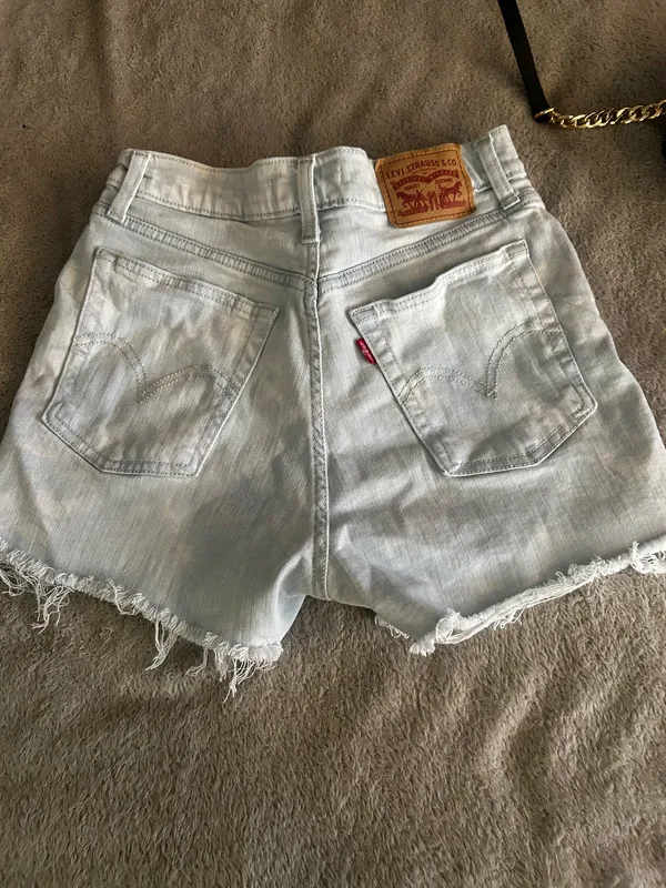 Levi’s 501 Shorts Denim High-Rise Light Wash - Image 3
