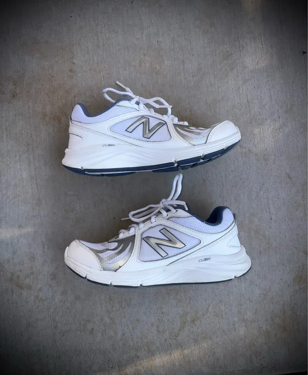 New Balance 496 V3 Women's Walking Sneakers Sz 6.5 - Image 8