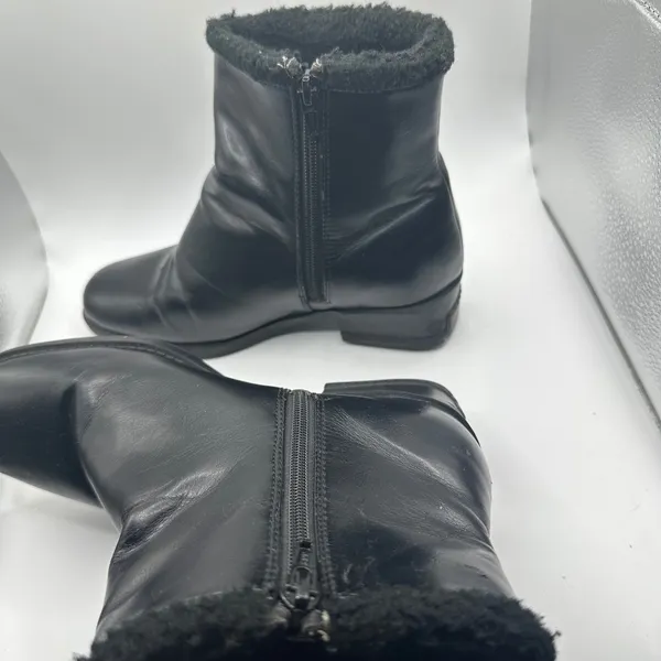 Naturalizer‎ Black Faux Fur Lined Ankle Boots Women's Size 8M Zip Side - Image 4
