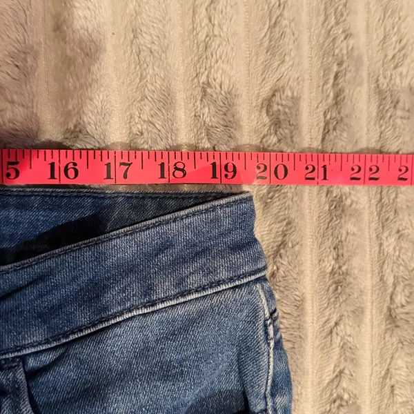 Old Navy High-Rise Wow Straight Jeans Womens 20 Medium Wash Blue Denim - Image 4