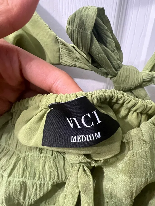 VICI Green Textured Tie Front Peplum Top Ruffle Strap Summer Blouse Size Medium - Image 2