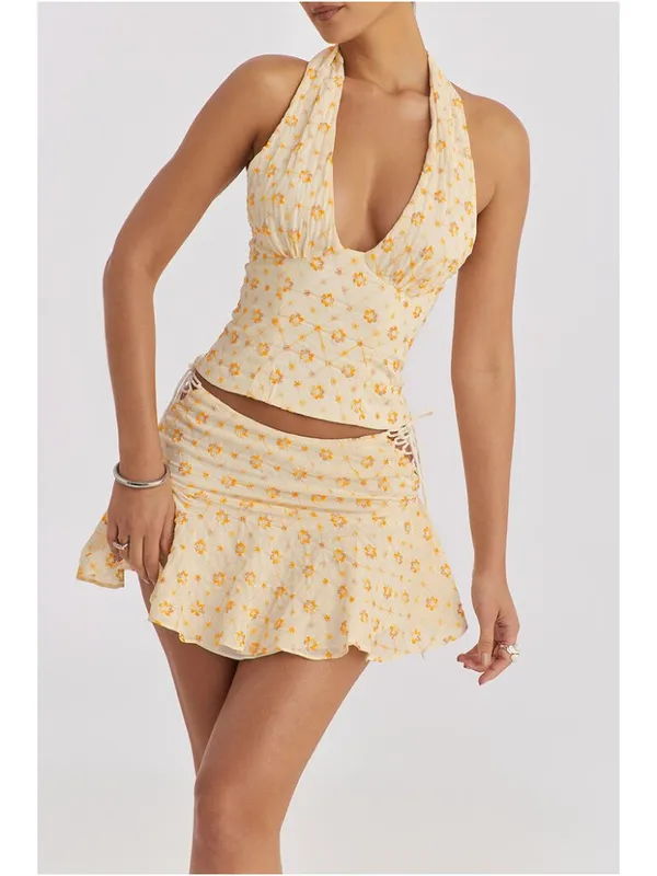 MISTRESS ROCKS Floral Embroidered Halter Top in Yellow Size Small - Image 2