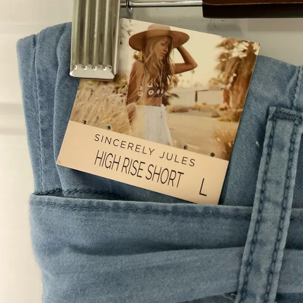 Sincerely‎ Jules High Waist Ruffle Hemline Chambray Shorts Size Large New - Image 5