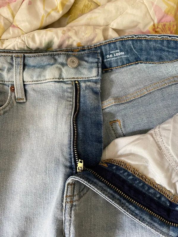 Old Navy Jeans - Image 3