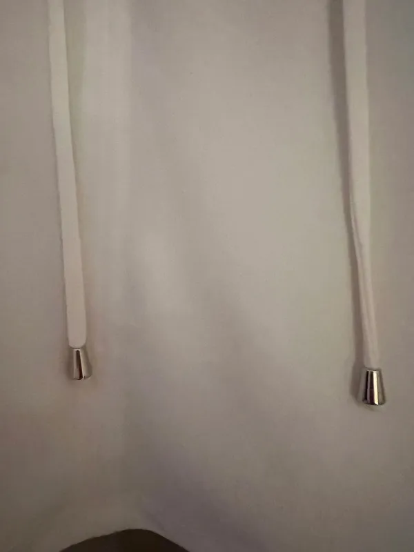 Banana Republic sleeveless slightly off-white V-neck blouse - Image 5