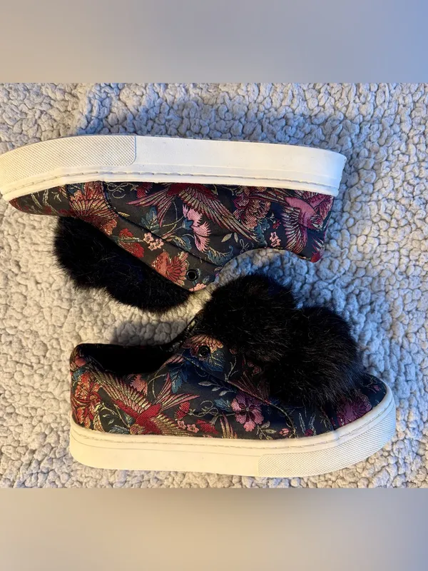 Sam Edelman Leya Faux-Fur Pom-Pom Slip-On Black Brocade Floral Platform Sneakers - Image 4