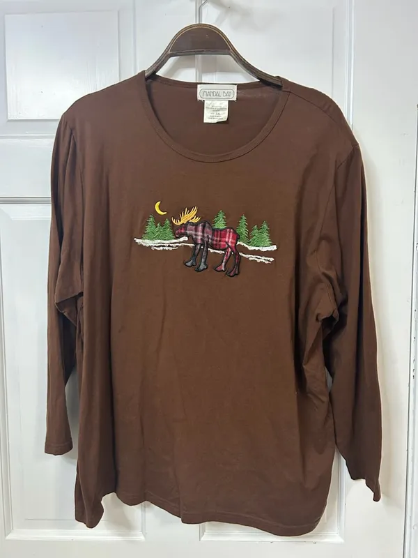 Vintage Embroidered Women’s Brown Long-Sleeve Moose Graphic Tee XXL - Image 2