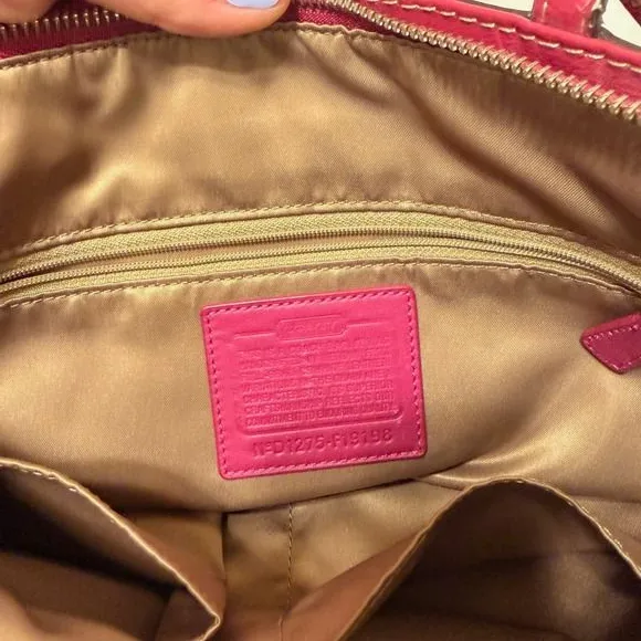 Coach Legacy Stitched Signature C Tote Bag Berry Pink Patent Leather‎ Preppy Y2K - Image 11