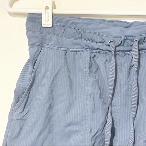 Lululemon Dance Studio High-Rise Short 3.5" Athletic Size‎ 4 - Image 3