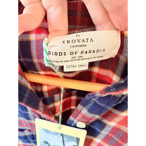 NWT Birds of Paradis Trovata Logan Henley Flannel Shirt Womens Red Blue XS - Image 2