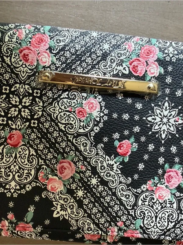 NWOT Betsey Johnson Floral Paisley Bow Crossbody Wallet Bag Black Gold Chain - Image 8