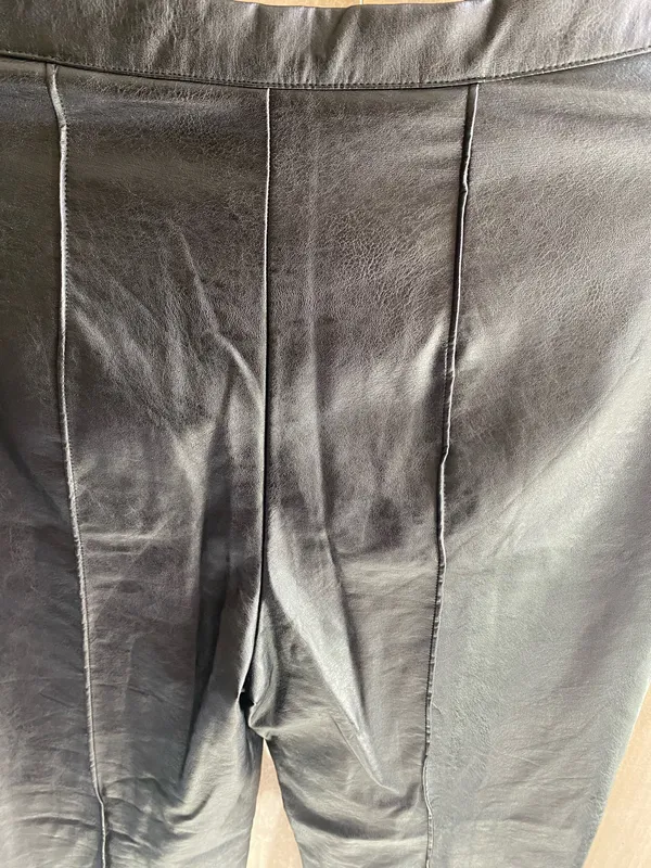 Princess Polly Size 6 in women faux leather pants - Image 4