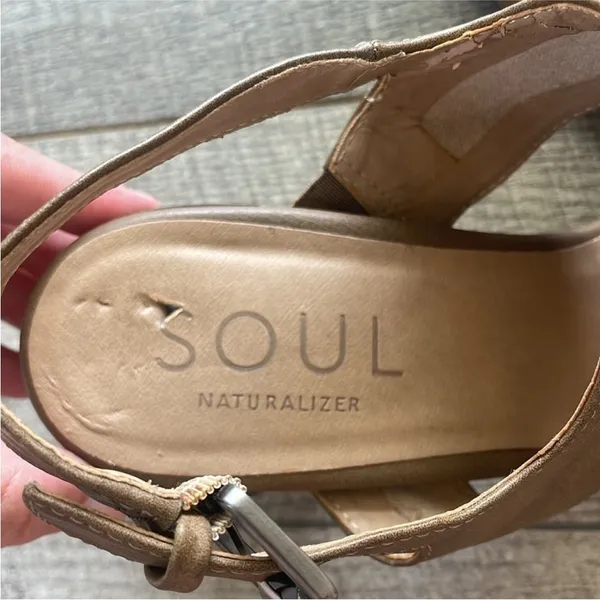 Naturalizer SOUL Clayre Heeled Sandal Size 9. - Image 9