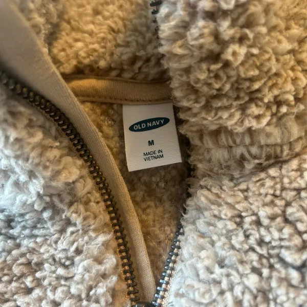 Old Navy Pullover hoodie - Image 4