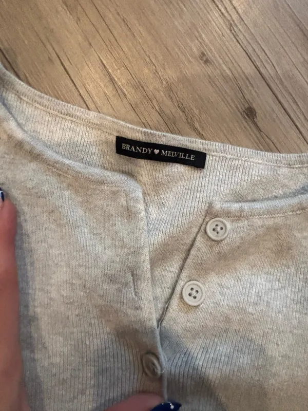 Brandy Melville Long Sleeve Top Crop - Image 2